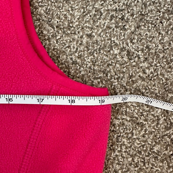 Vineyard Vines bright pink preppy flattering fleece zip-up vest women’s size S. - Picture 14 of 14